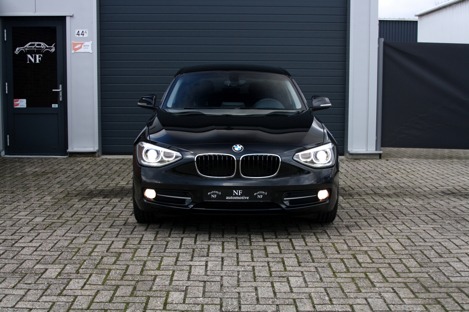 BMW-116i-F20-2012-004.JPG