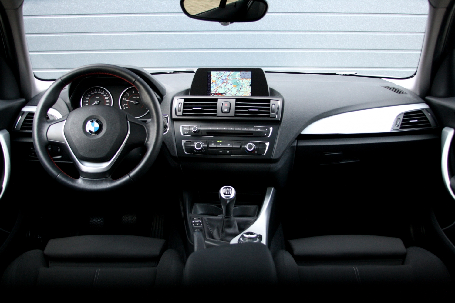 BMW-116i-F20-2012-021.JPG