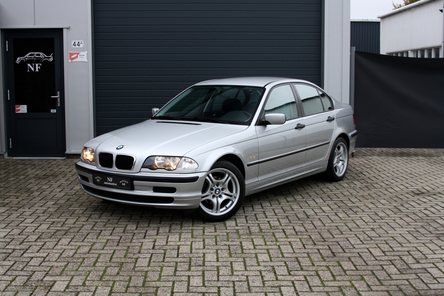 BMW-316i-E46-2000-005.JPG