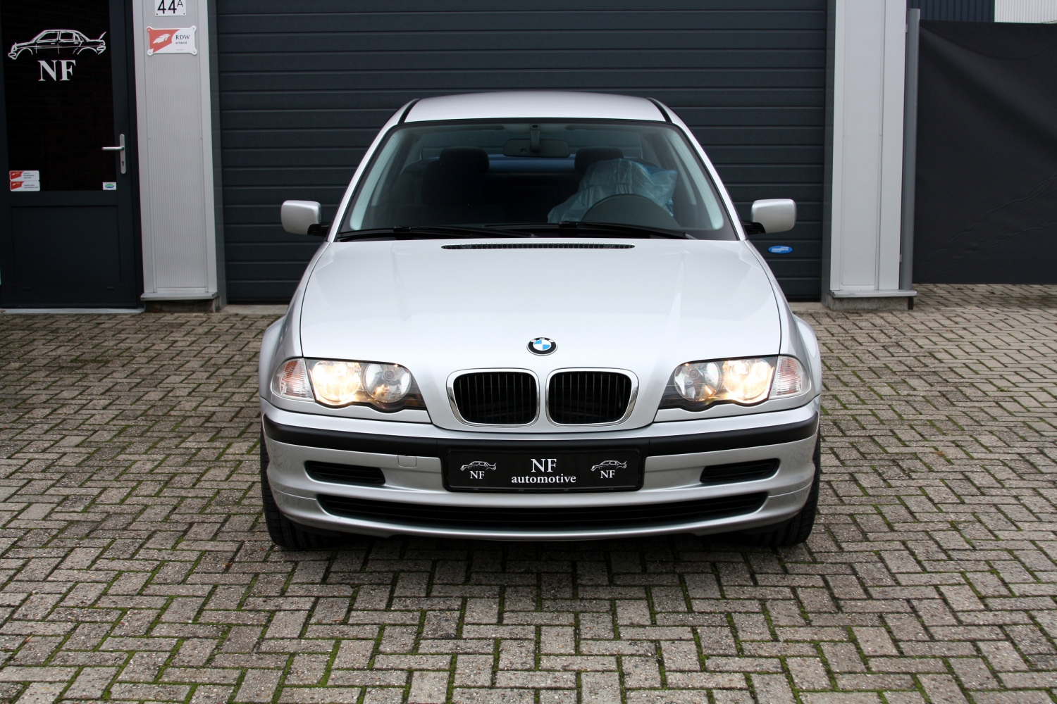 BMW-316i-E46-2000-006.JPG