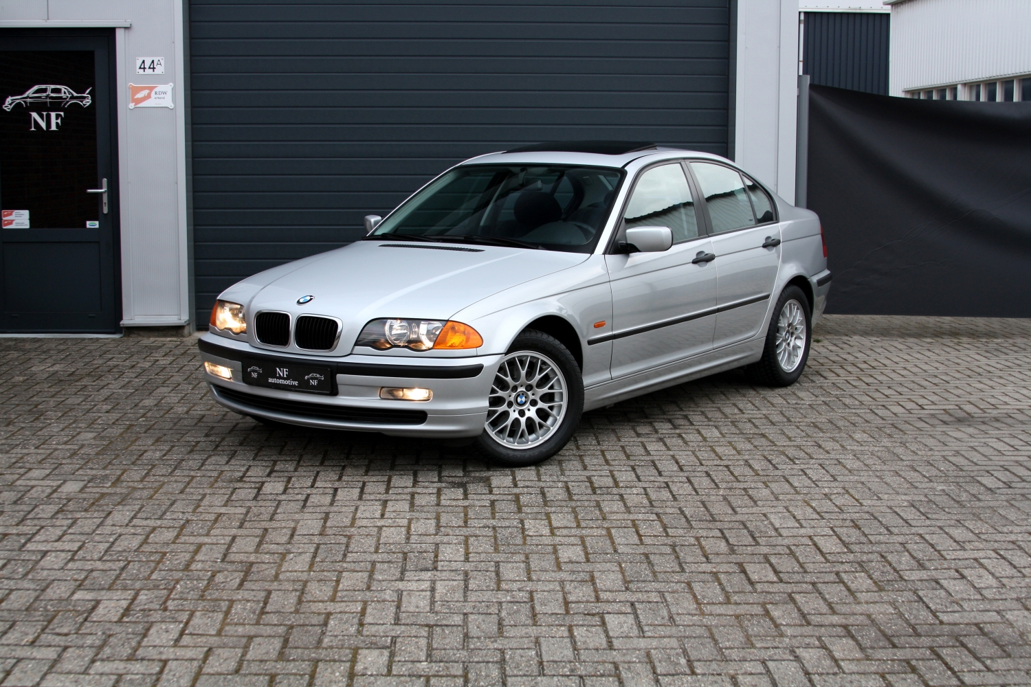 BMW-318i-E46-Sedan-1999-009.JPG