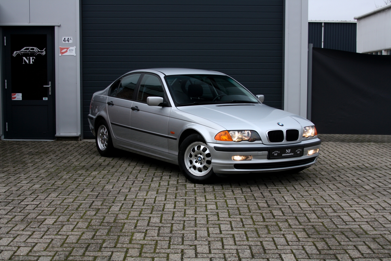 BMW-318i-Seda-E46-1998-025.JPG