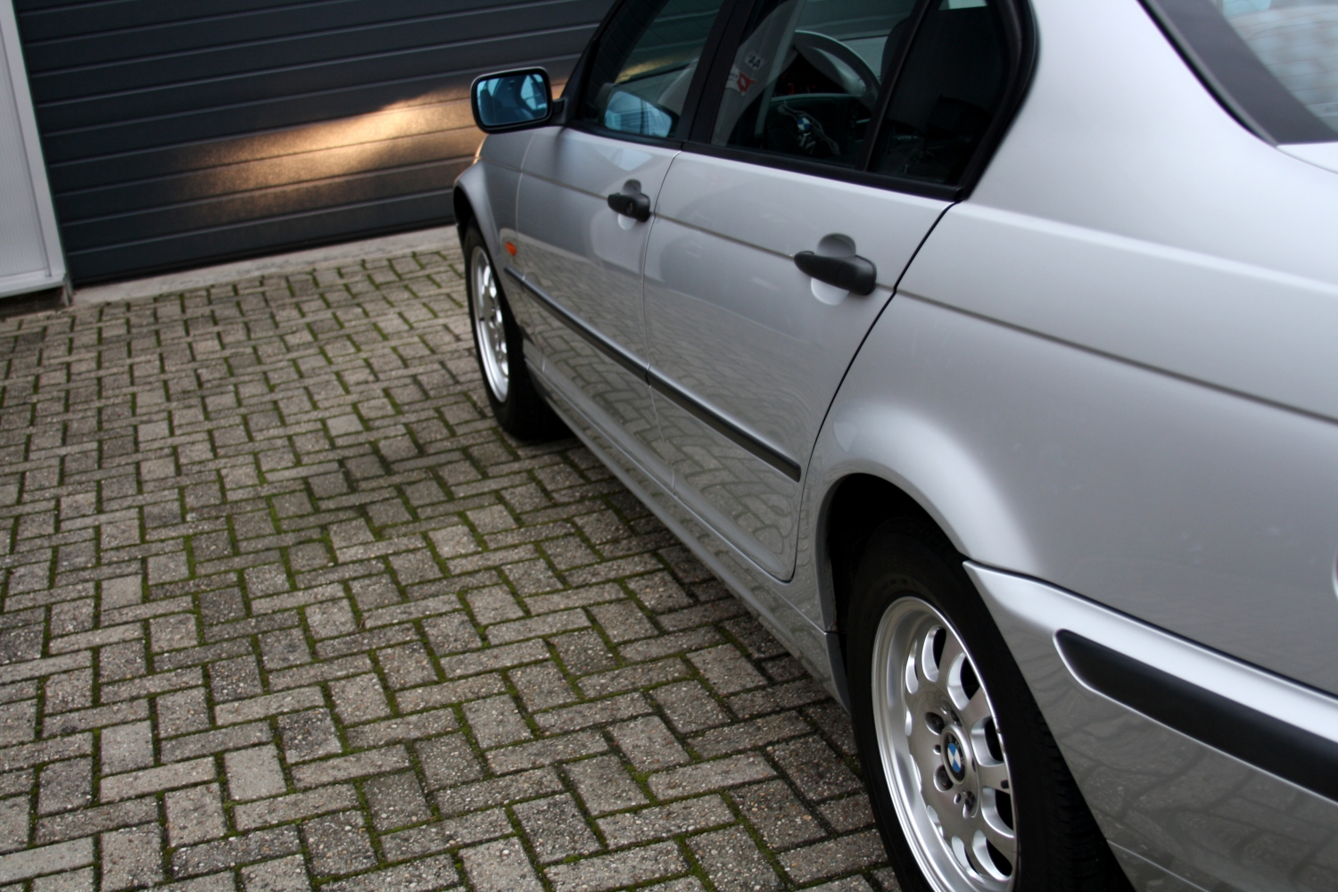 BMW-318i-Seda-E46-1998-094.JPG