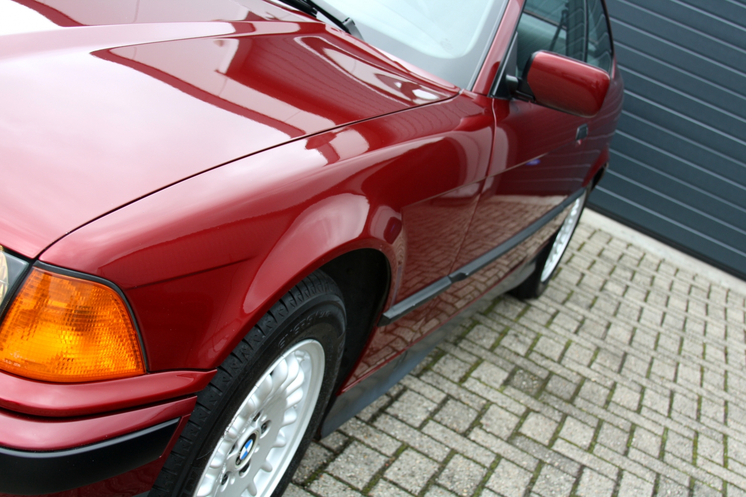 BMW-318is-E36-1992-025.JPG