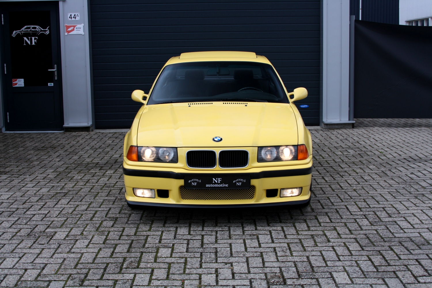 BMW-318is-E36-1992-108.JPG
