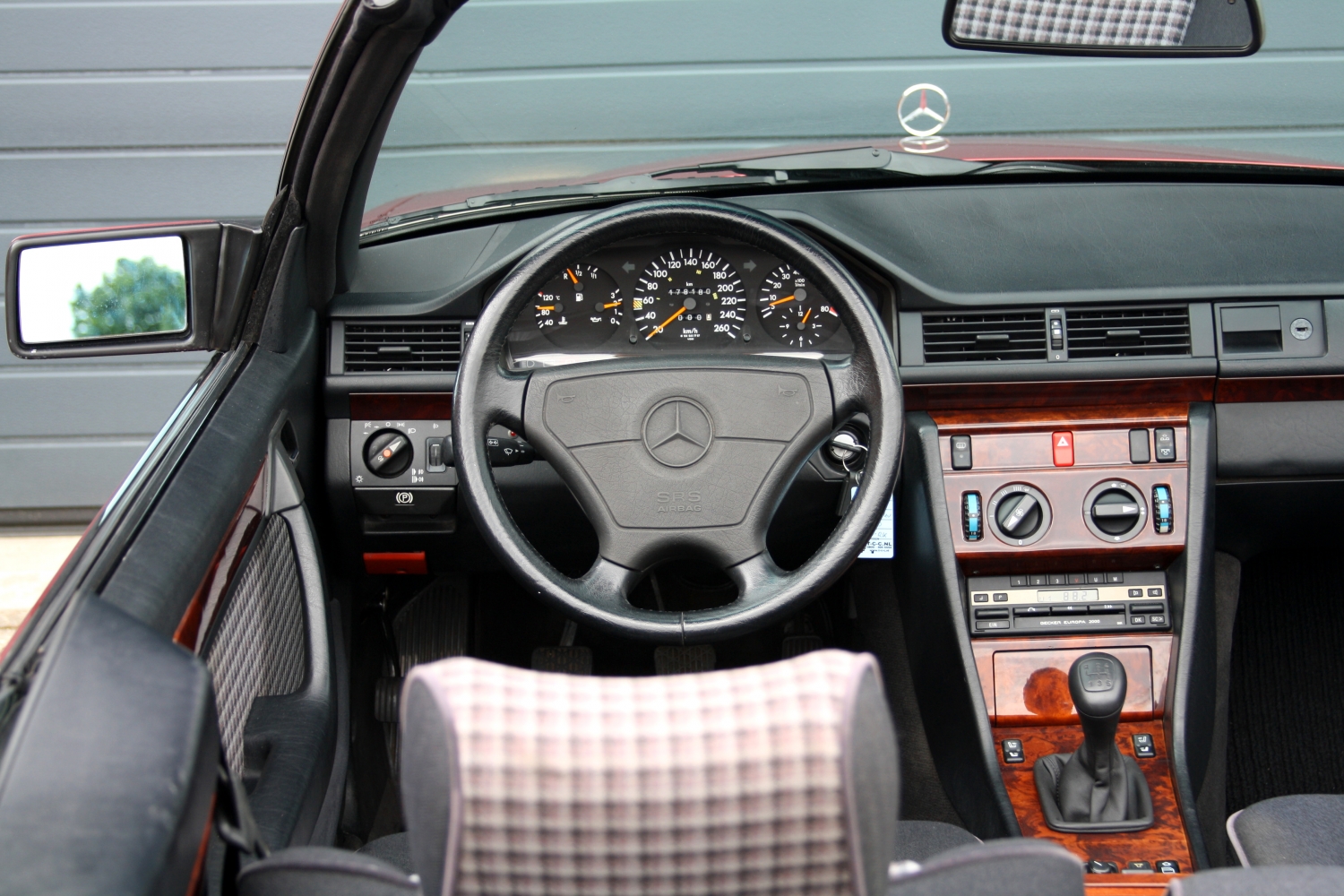 Mercedes-Benz-300CE-24v-Cabriolet-1992-044.JPG
