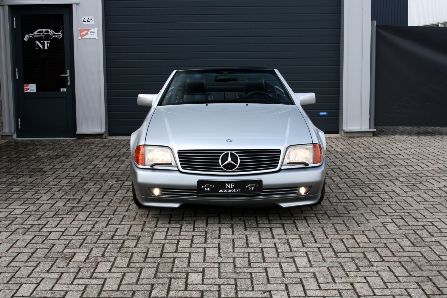 Mercedes-Benz-300SL24v-R129-1991-003.JPG