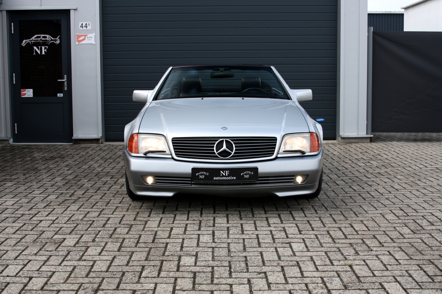 Mercedes-Benz-300SL24v-R129-1991-004.JPG