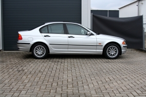 NF Automotive BMW-318i-E46-Sedan-1999-091.JPG