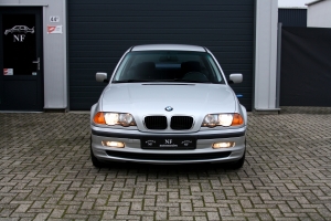 NF Automotive BMW-318i-Seda-E46-1998-012.JPG