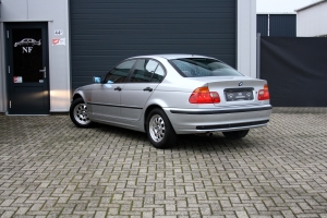 NF Automotive BMW-318i-Seda-E46-1998-027.JPG
