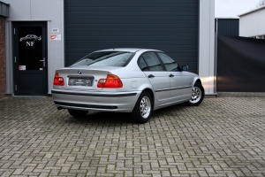 NF Automotive BMW-318i-Seda-E46-1998-029.JPG