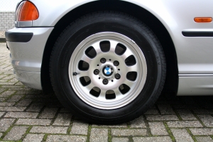 NF Automotive BMW-318i-Seda-E46-1998-092.JPG