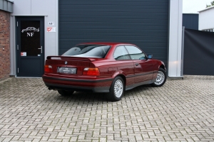 NF Automotive BMW-318is-E36-1992-018.JPG