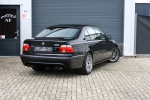 NF Automotive BMW-M5-E39-2000-018.JPG