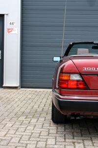 NF Automotive Mercedes-Benz-300CE-24v-Cabriolet-1992-034.JPG