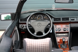 NF Automotive Mercedes-Benz-300CE-24v-Cabriolet-1992-044.JPG