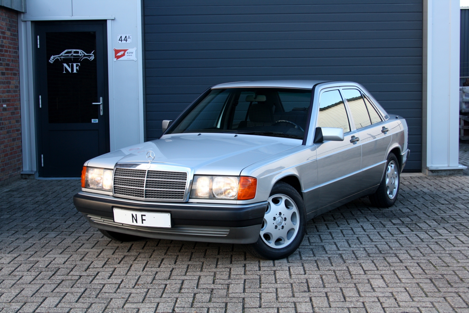 190E-2.0-1991-012.JPG