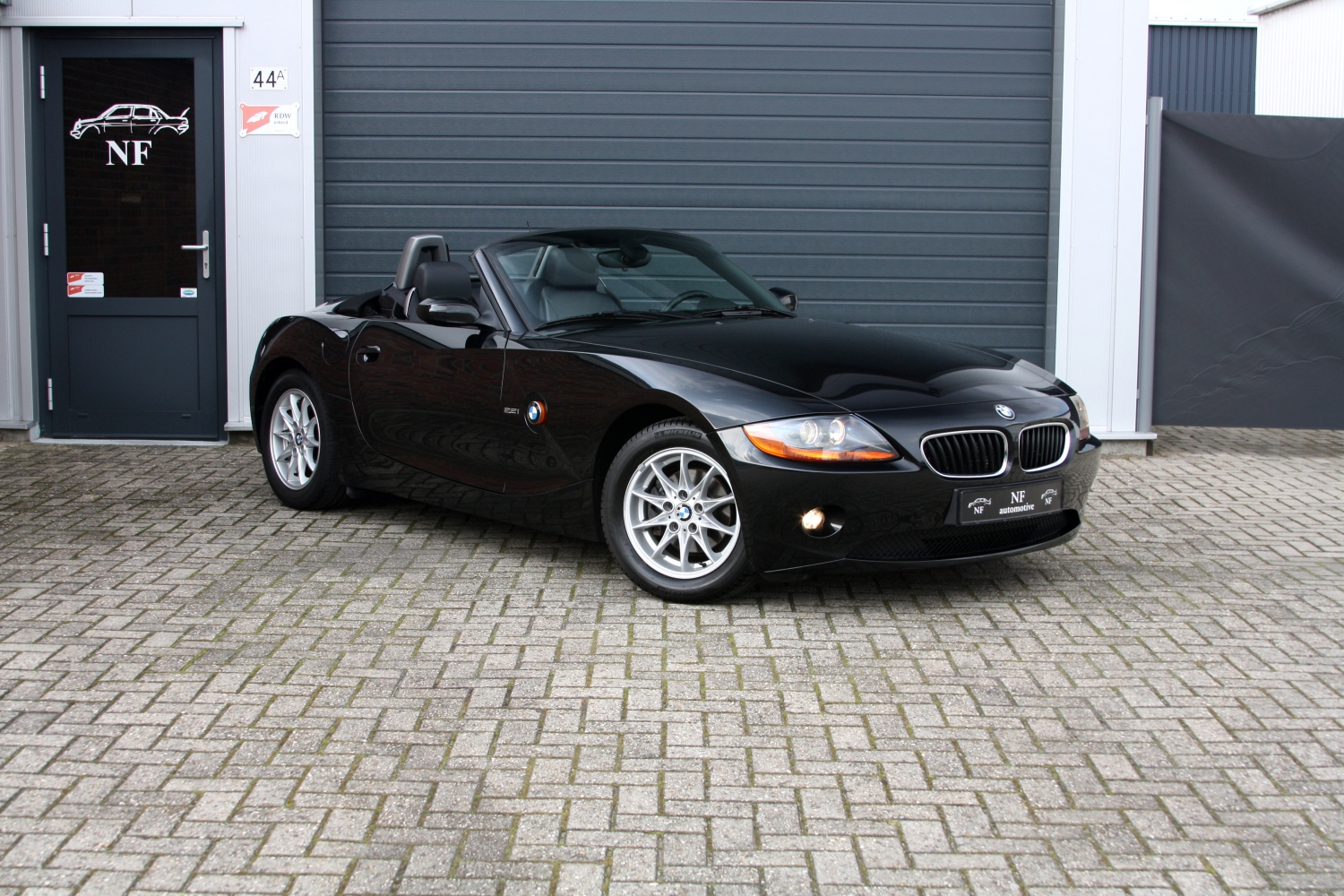 2017-03-17-BMW-Z4-Roadster-2.2i-E87-2004-3.JPG