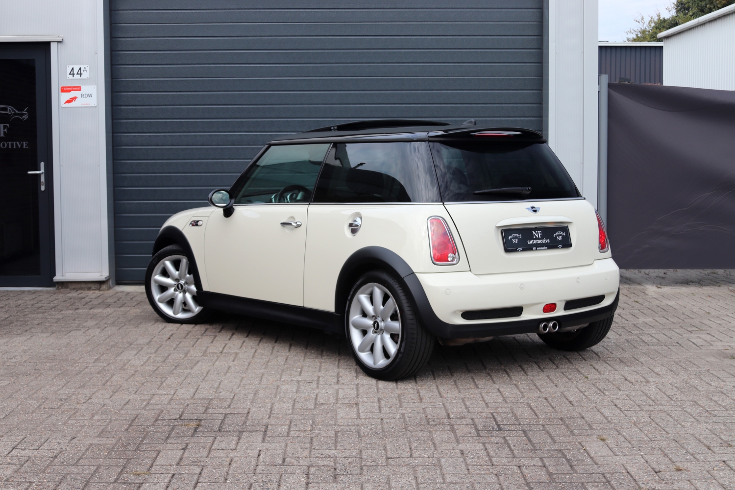 2025-09-20-MINI-Cooper-S-R53-2006-3KNP37-004.JPG