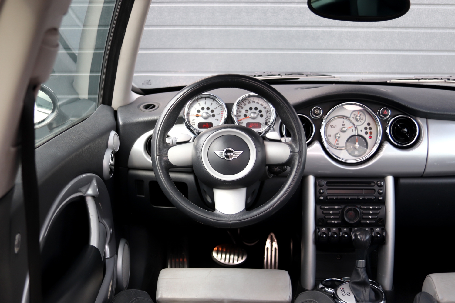 2025-09-20-MINI-Cooper-S-R53-2006-3KNP37-008.JPG