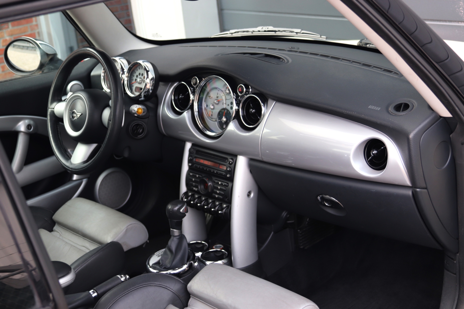 2025-09-20-MINI-Cooper-S-R53-2006-3KNP37-009.JPG