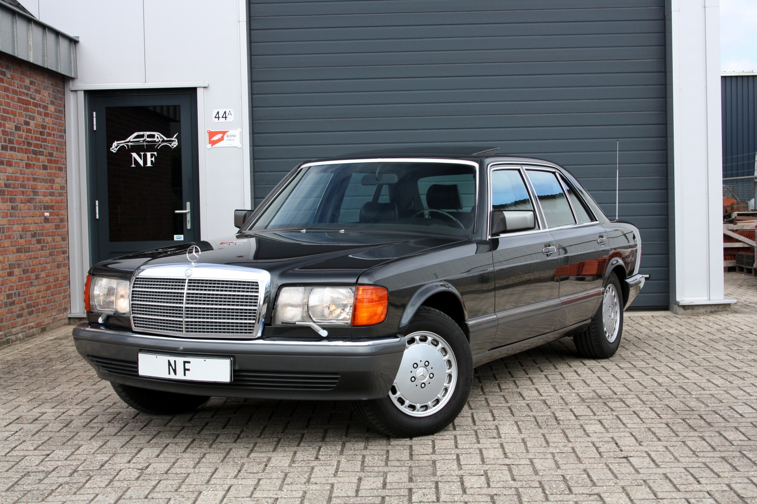 560SEL-W126-1990-010.JPG