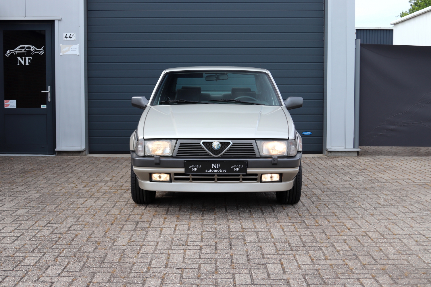 Alfa-Romeo-75-20TS-1987-RY42FV-013.JPG