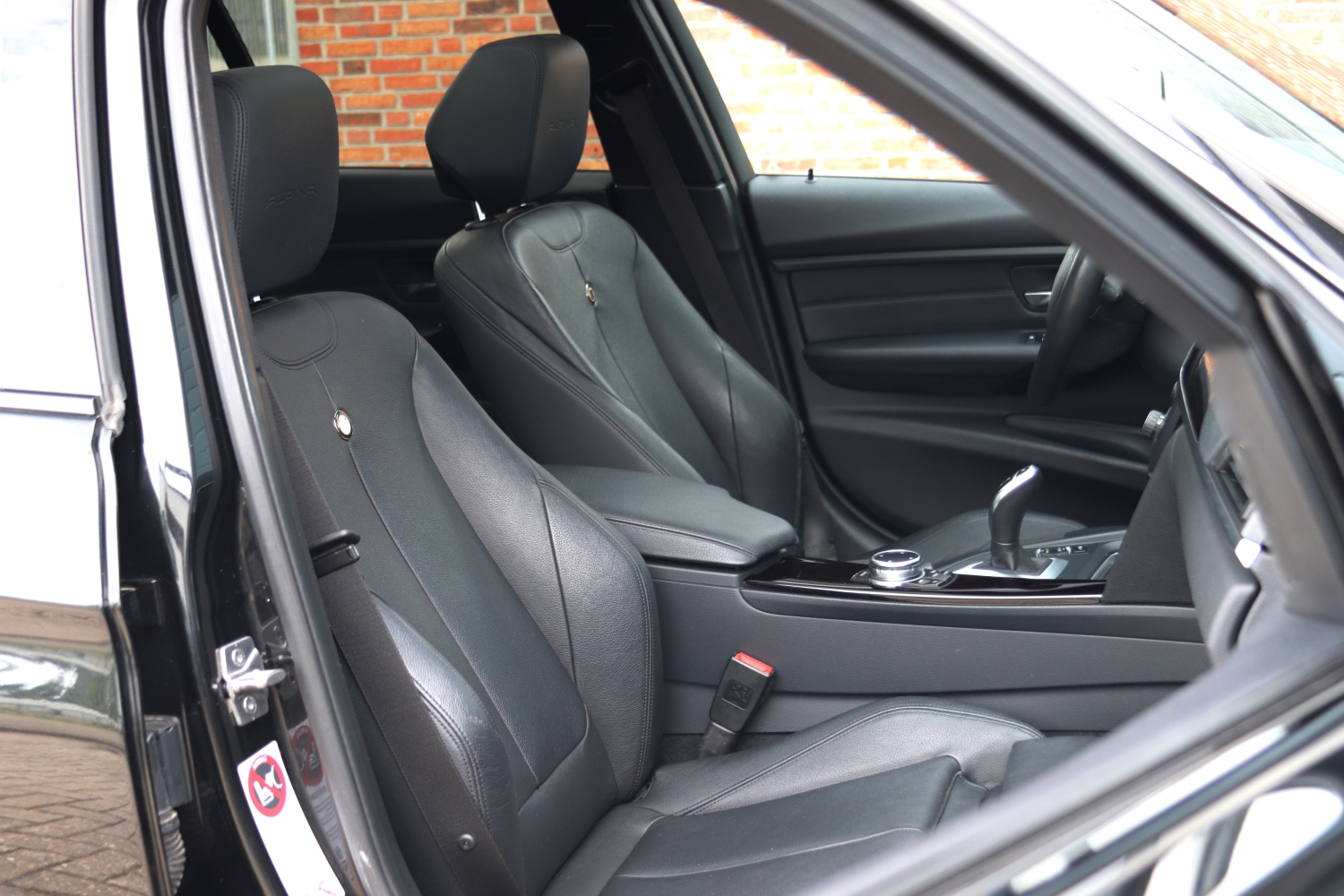Alpina-B3-Biturbo-Touring-Allrad-F31-2013-JJ964R-010.JPG