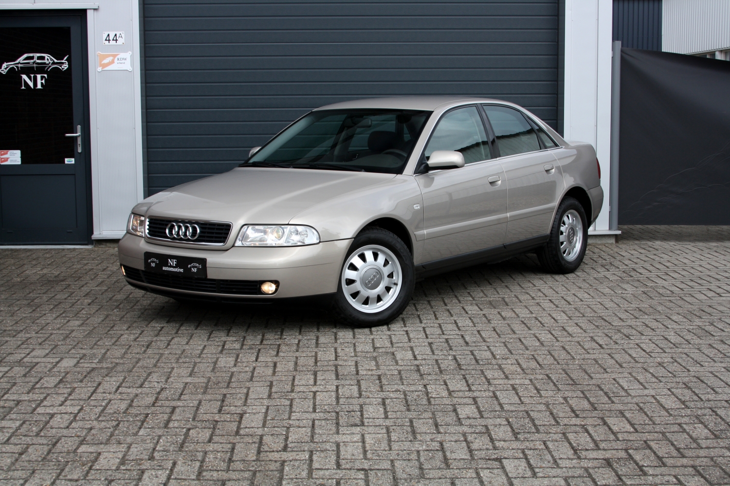 Audi A4 Sedan 1.8T B5 - 1. Eig kopen bij NF Automotive