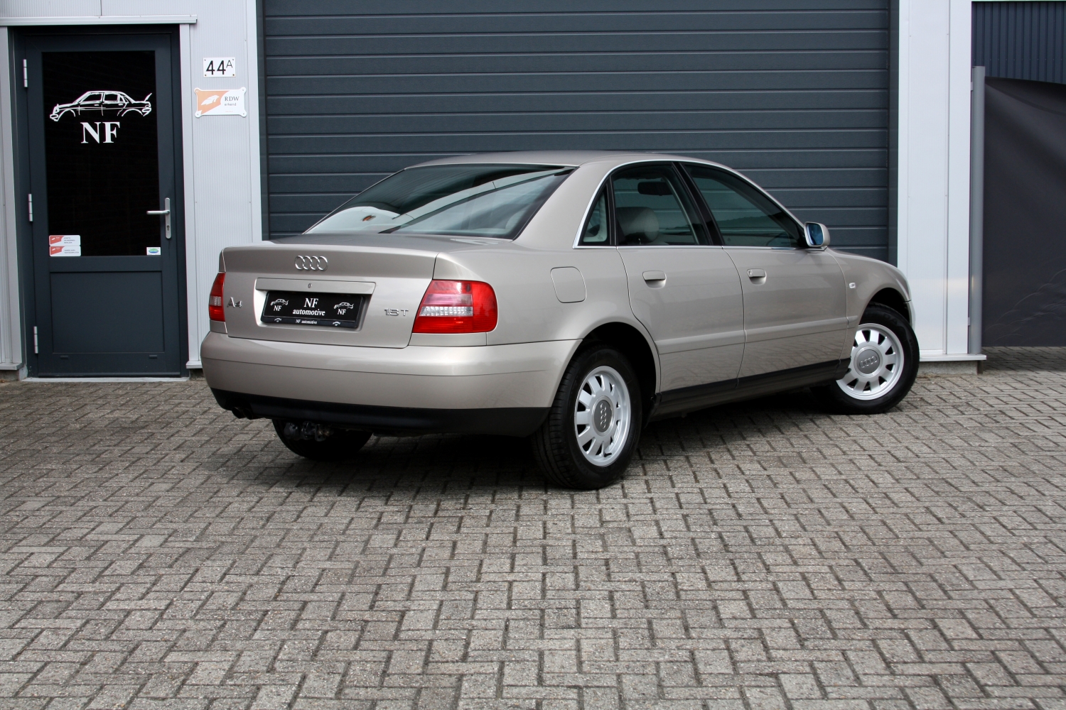Audi-A4-Sedan-1.8T-B5-1999-012.JPG