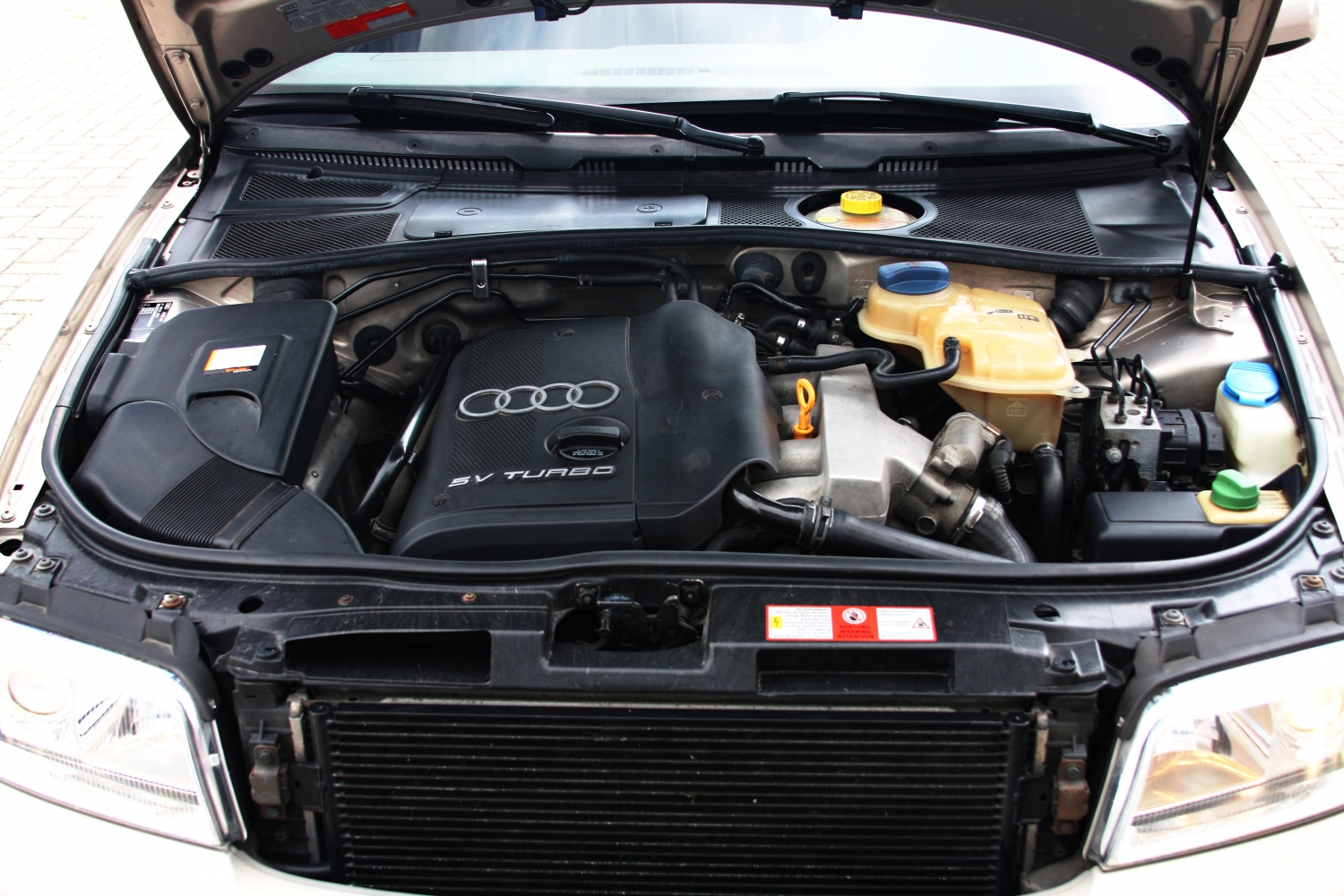 Audi-A4-Sedan-1.8T-B5-1999-094.JPG