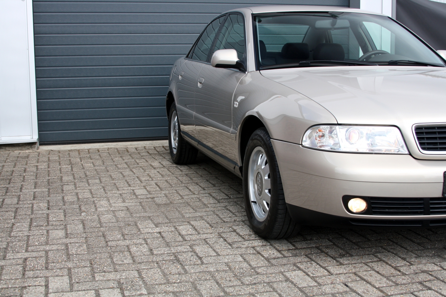 Audi-A4-Sedan-1.8T-B5-1999-116.JPG