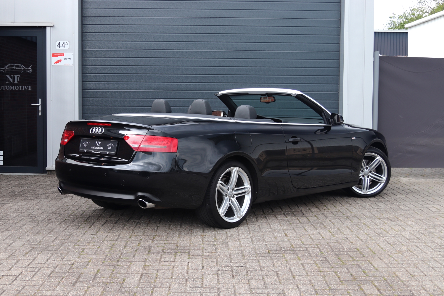 Audi-A5-Cabriolet-20TFSI-2010-10LXK5-020.JPG