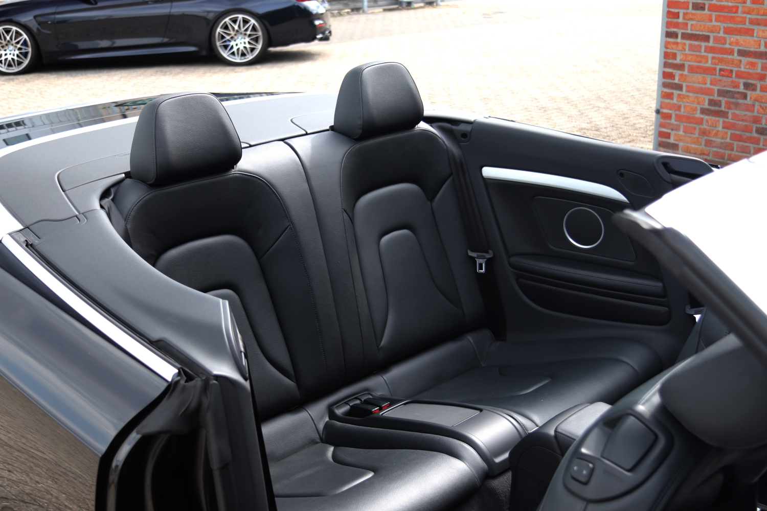 Audi-A5-Cabriolet-20TFSI-2010-10LXK5-050.JPG