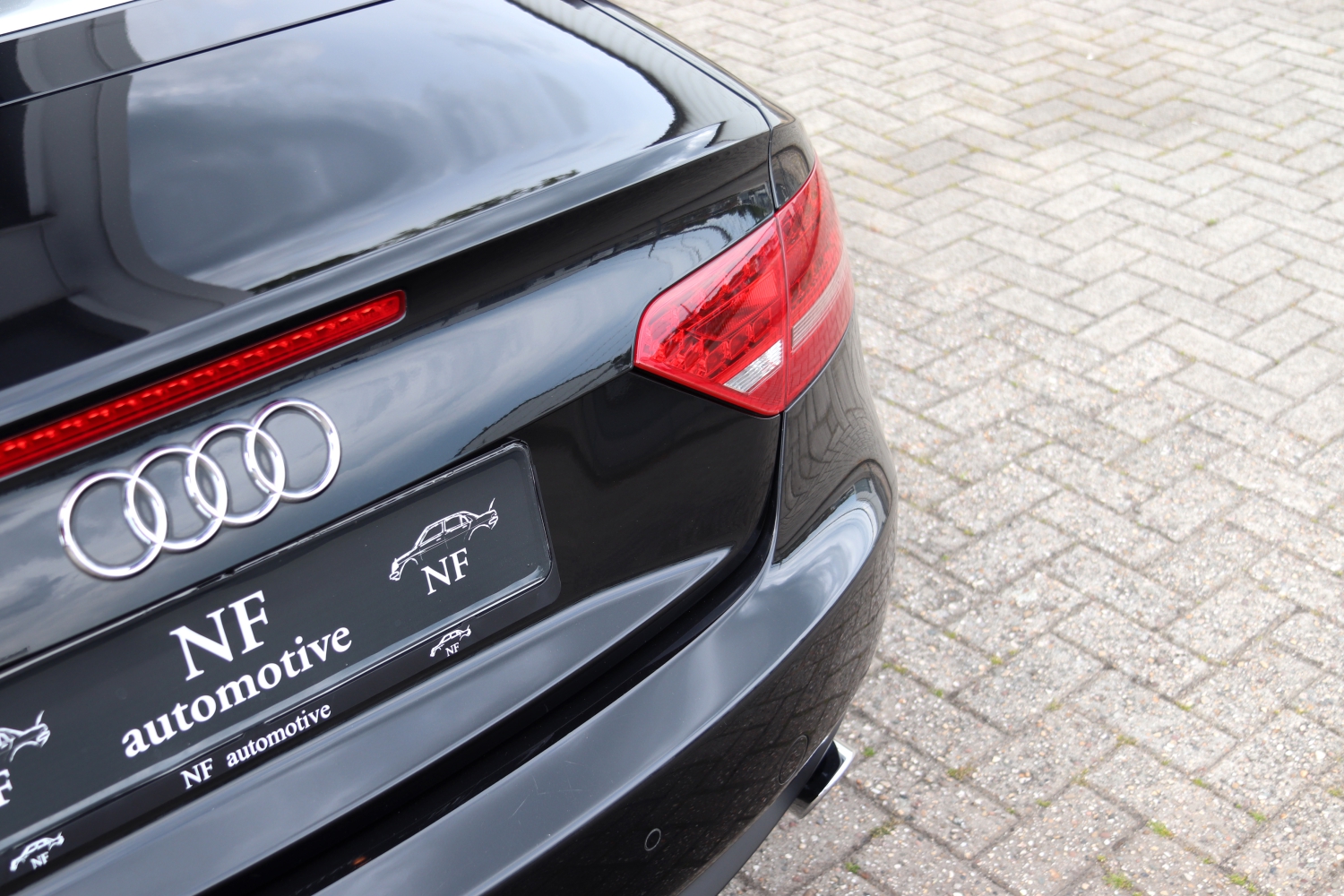Audi-A5-Cabriolet-20TFSI-2010-10LXK5-075.JPG