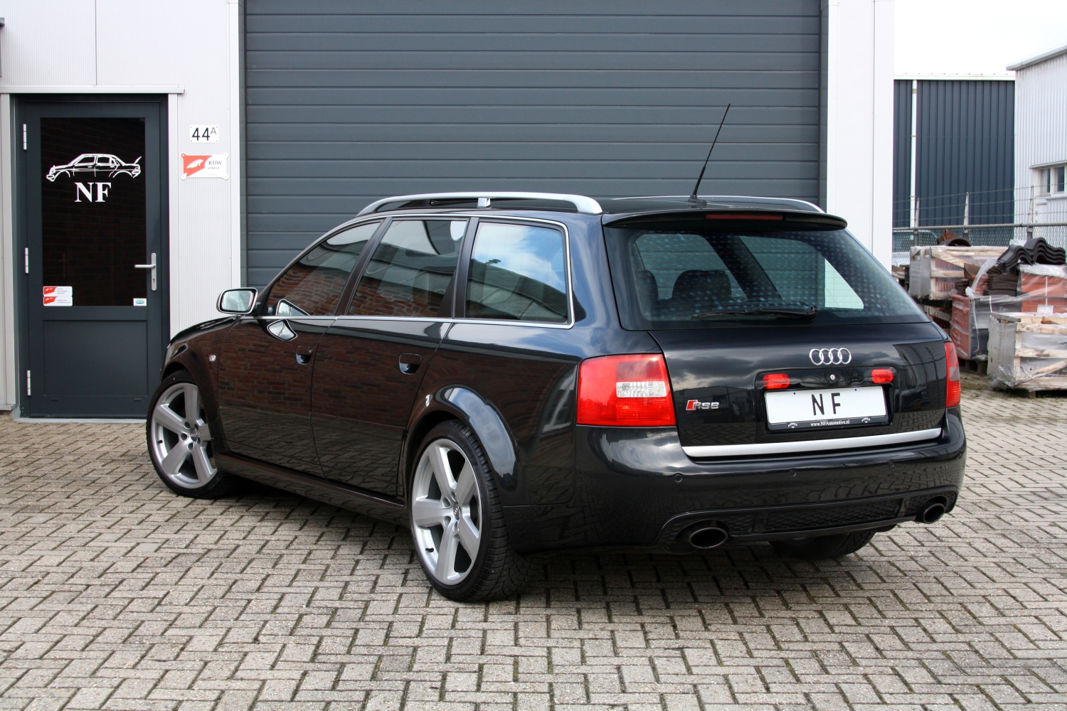 Audi-RS6-Avant-2004-021.JPG