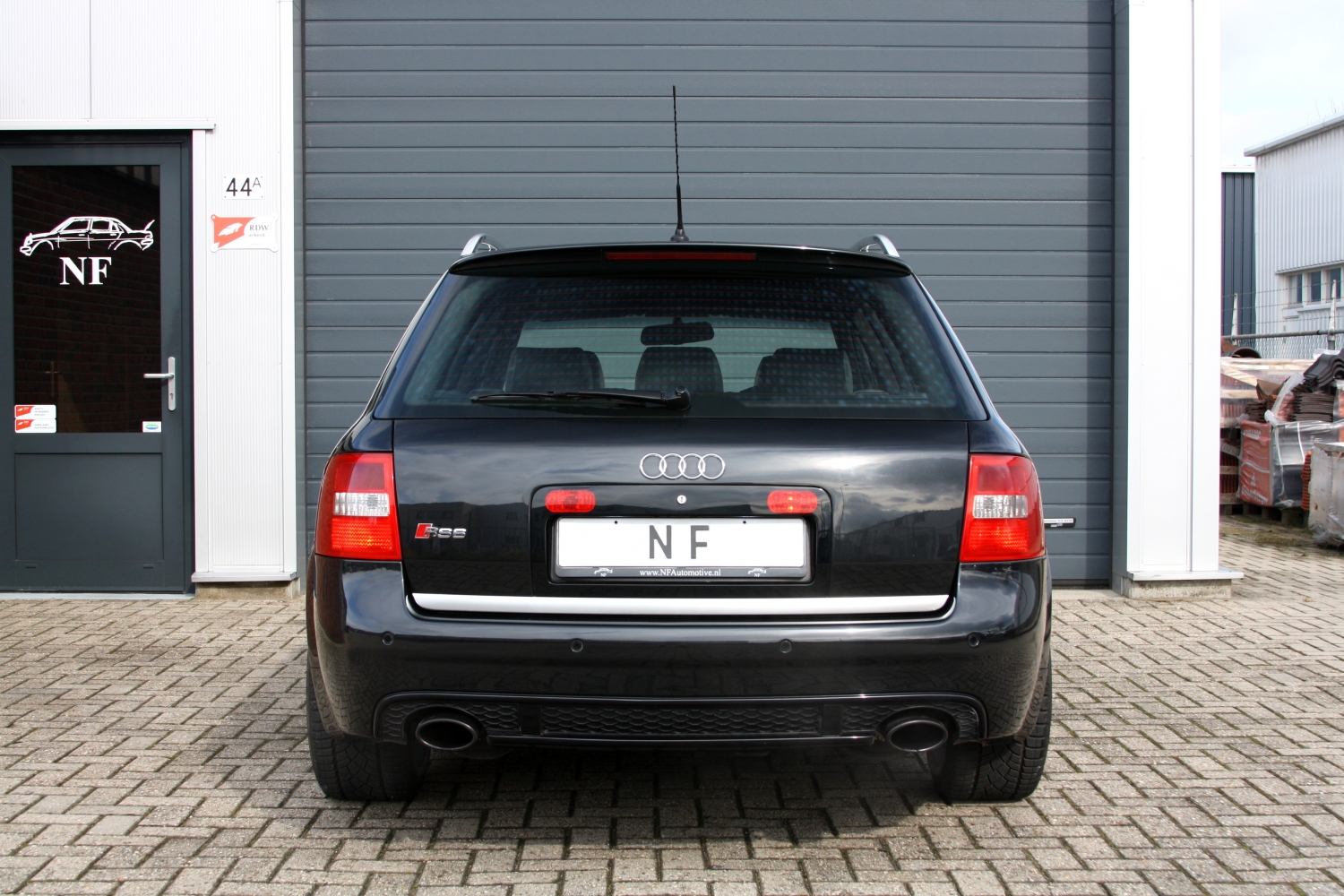 Audi-RS6-Avant-2004-030.JPG