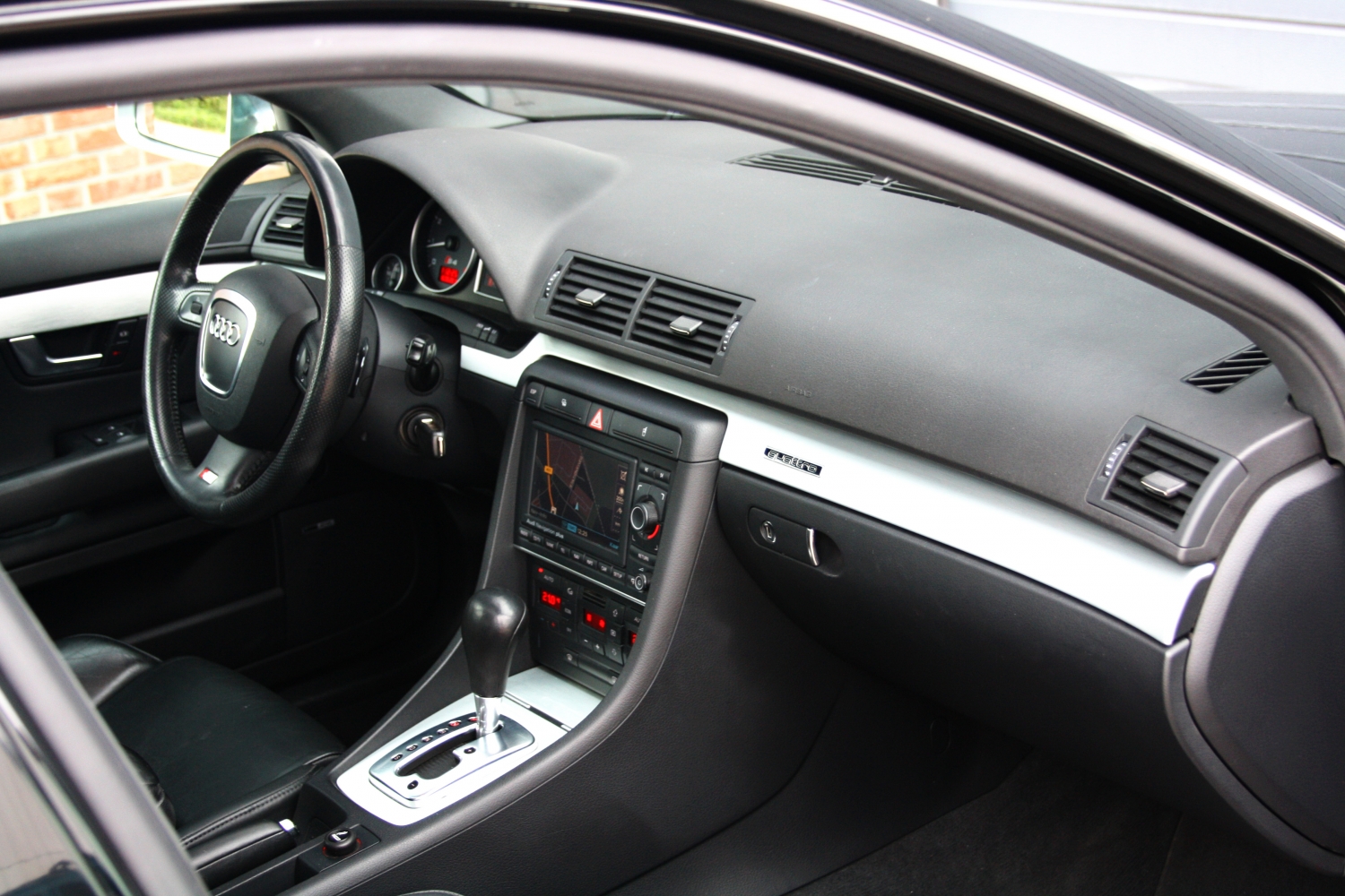 Audi-S4-Avant-B7-2005-042.JPG