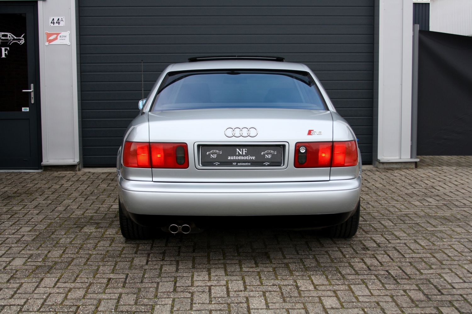 Audi-S8-1997-075.JPG
