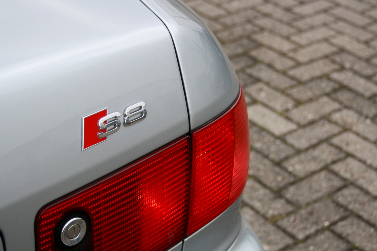 Audi-S8-1997-159.JPG