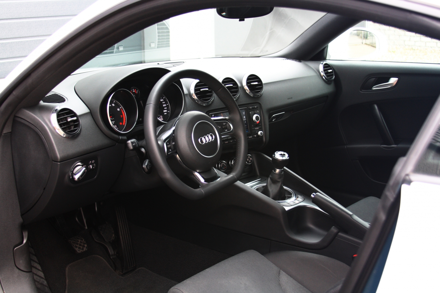 Audi-TT-Coupe-1.8TFSI-2009-015-13.JPG