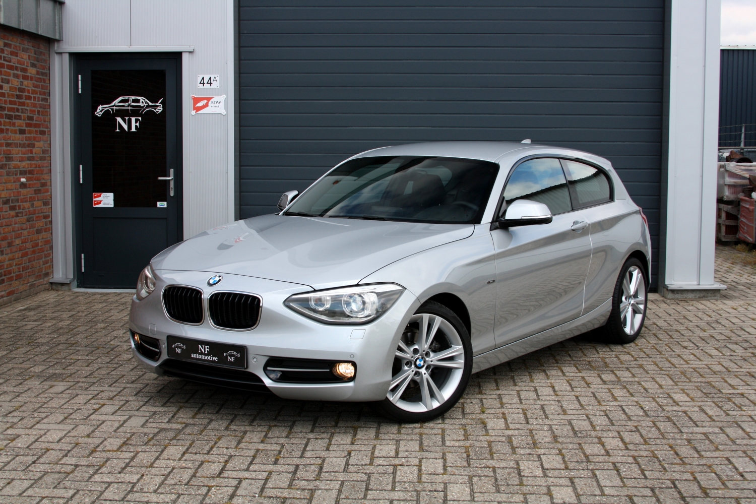 BMW-114i-Sportline-F21-2013-008.JPG