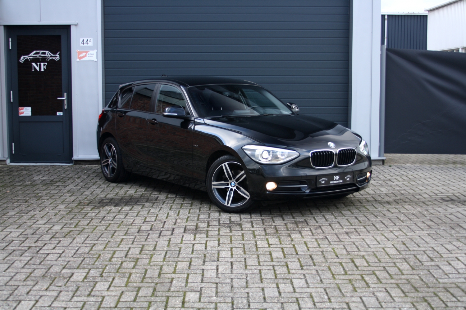 BMW-116i-F20-2012-011.JPG