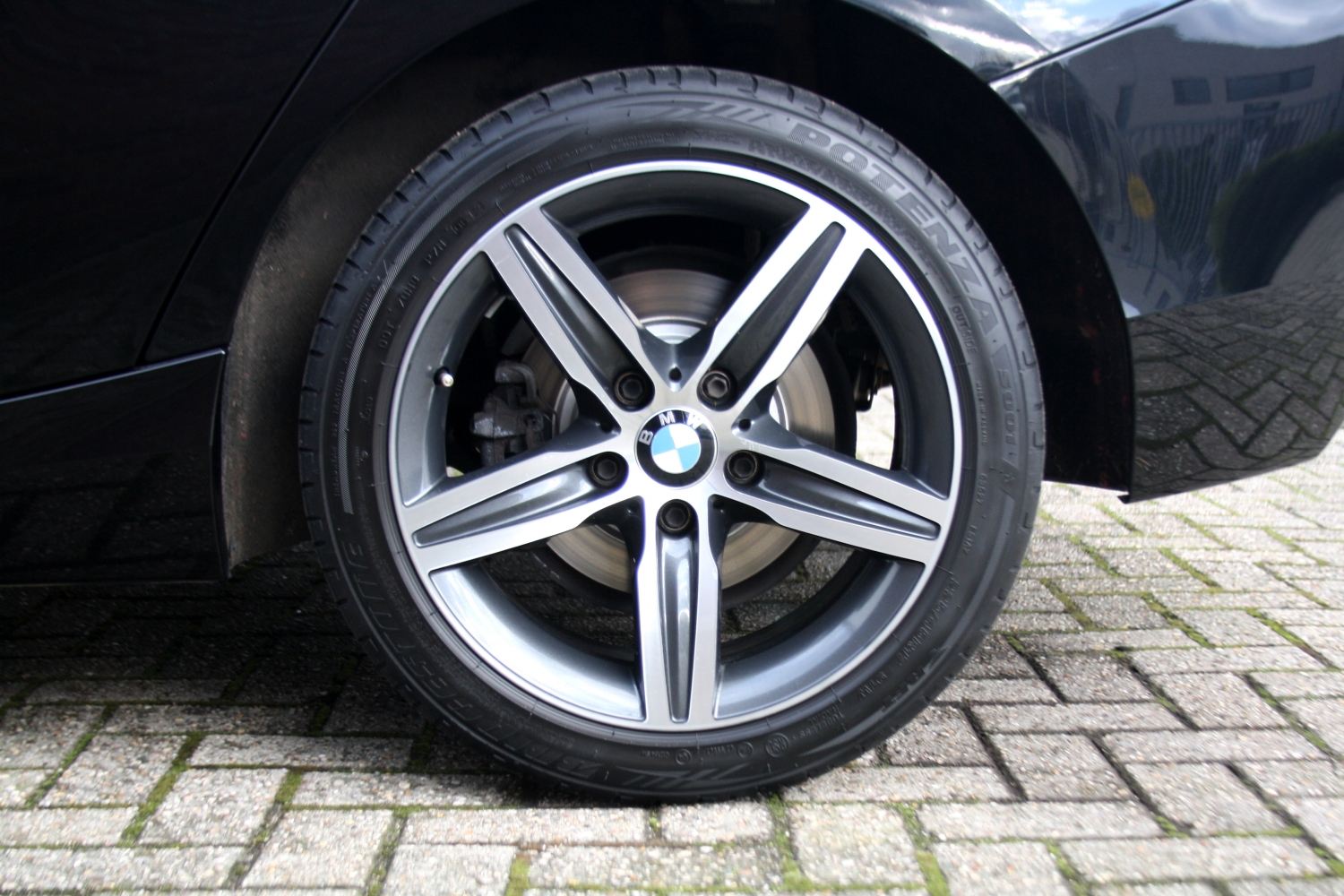 BMW-116i-F20-2012-072.JPG