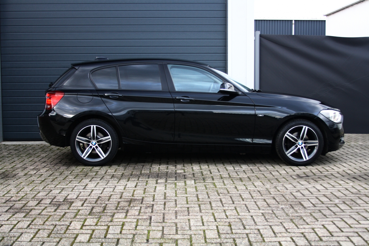 BMW-116i-F20-2012-106.JPG