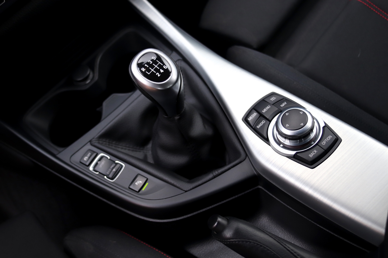 BMW-118i-F20-2011-7557-056.JPG