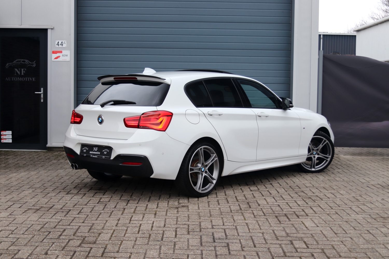 BMW-120i-F20-LCI-2017-7457-016.JPG