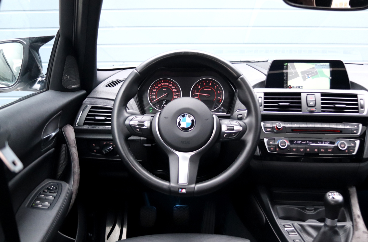BMW-120i-F20-LCI-2017-7457-033.JPG