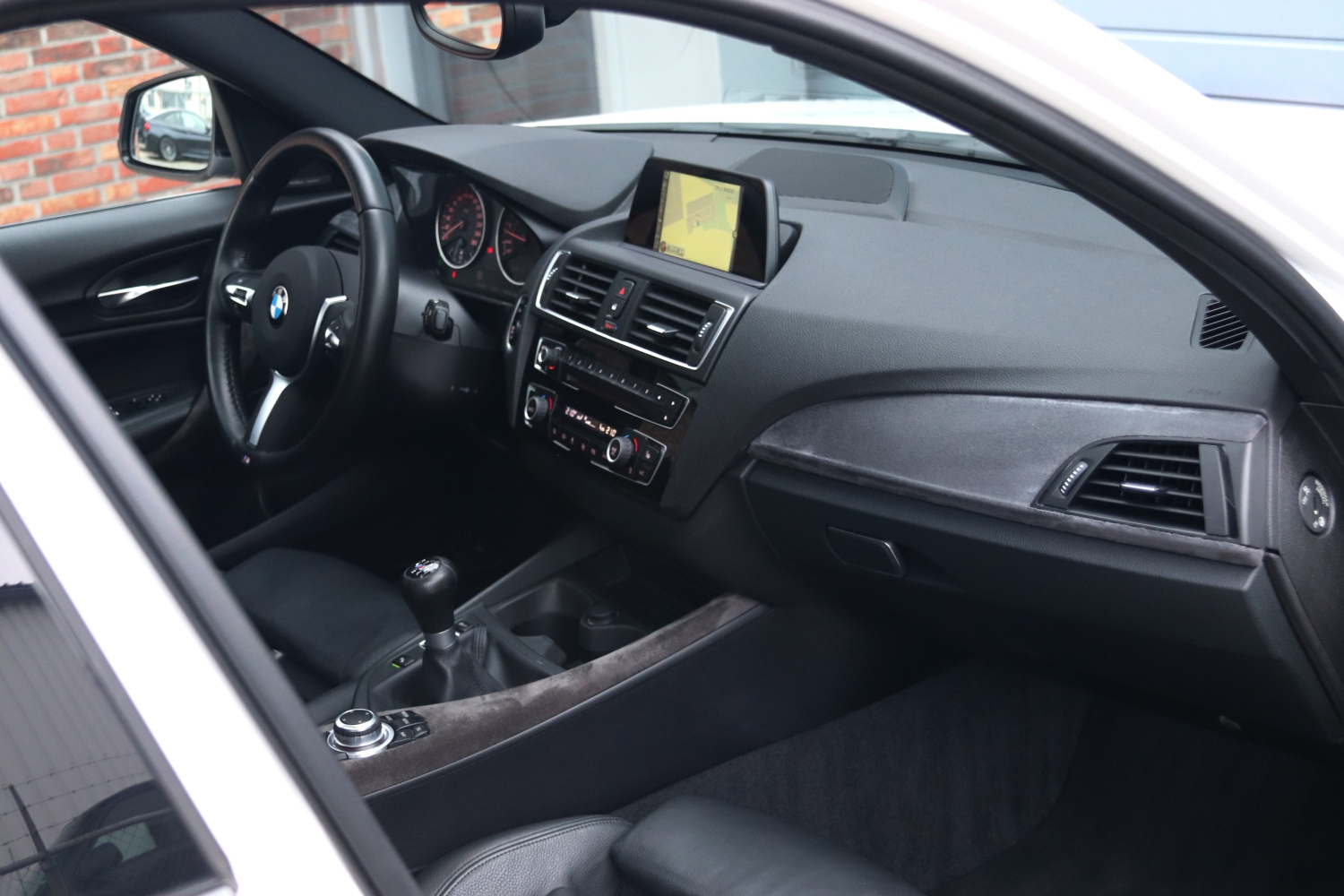 BMW-120i-F20-LCI-2017-7457-036.JPG